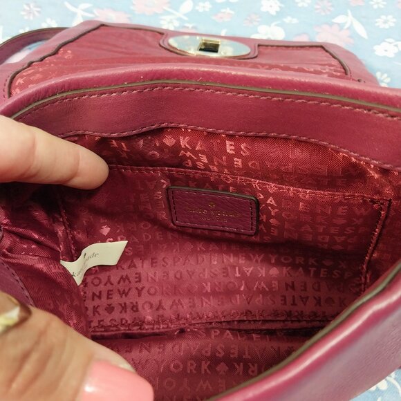 3086 Small Kate Spade Cross Body in Wine Leather. - Picture 8 of 11